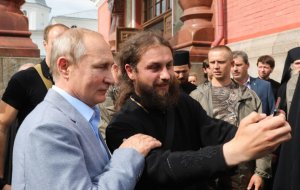Із Закарпаття — до армії Путіна: як колишній священник Мукачівської єпархії Антон Добош став військовим капеланом РФ (фото, відео)