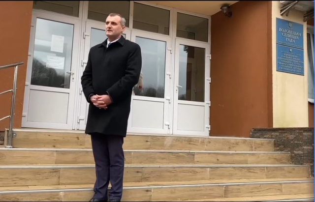 Київ і область не указ: затриманий на хабарі селищний голова Воловця продовжує працювати (ФОТО, ВІДЕО)